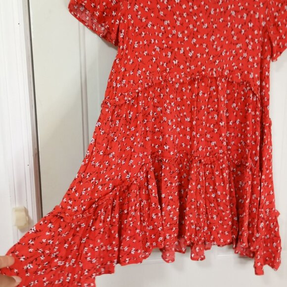 Ebby & I Red Floral Tiered Dress Size 8  Short Sleeves & Keyhole Back Closure - Picture 3 of 11